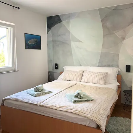 Atrium Apartment *