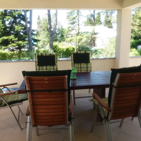 Atrium Apartment Malinska